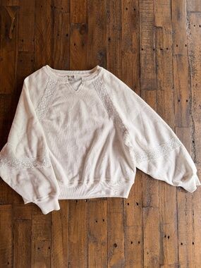 Francesca’s Cream Lace Detail Balloon Sleeve Sweatshirt Small